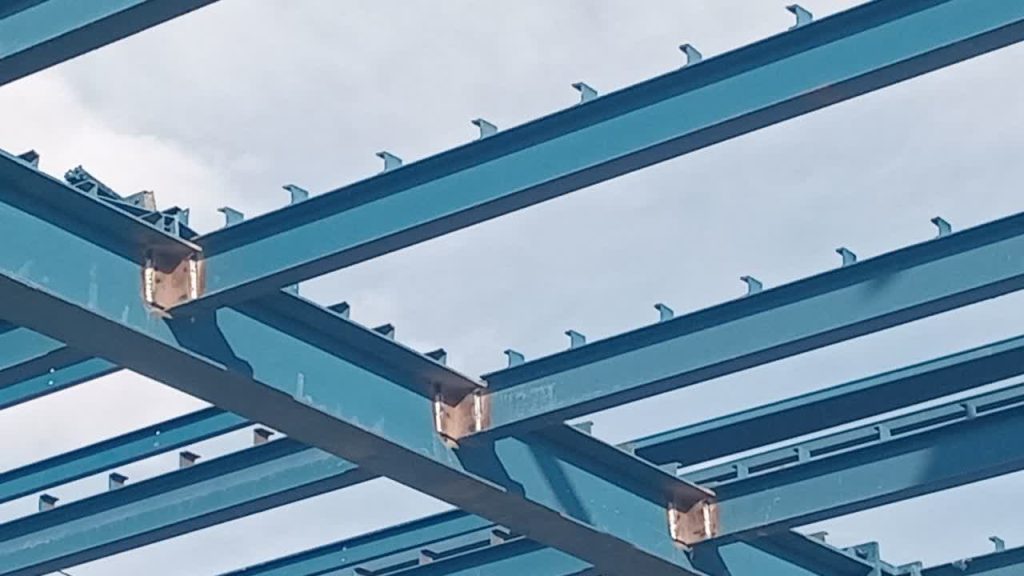 هزینه ساخت سوله سازنده انواع اسکلت های فلزی و بهترین سوله سازی در مشهد https://manasooleh.ir/wp-content/uploads/2024/03/MANA-SOOLE.png